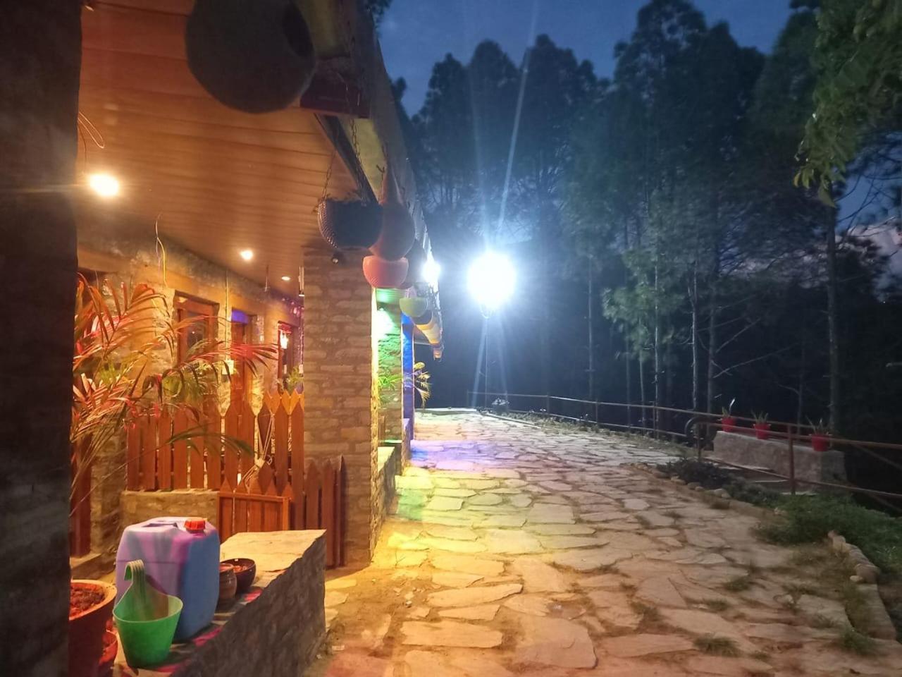 Nature Villaas Basa Homestay Pauri Zewnętrze zdjęcie
