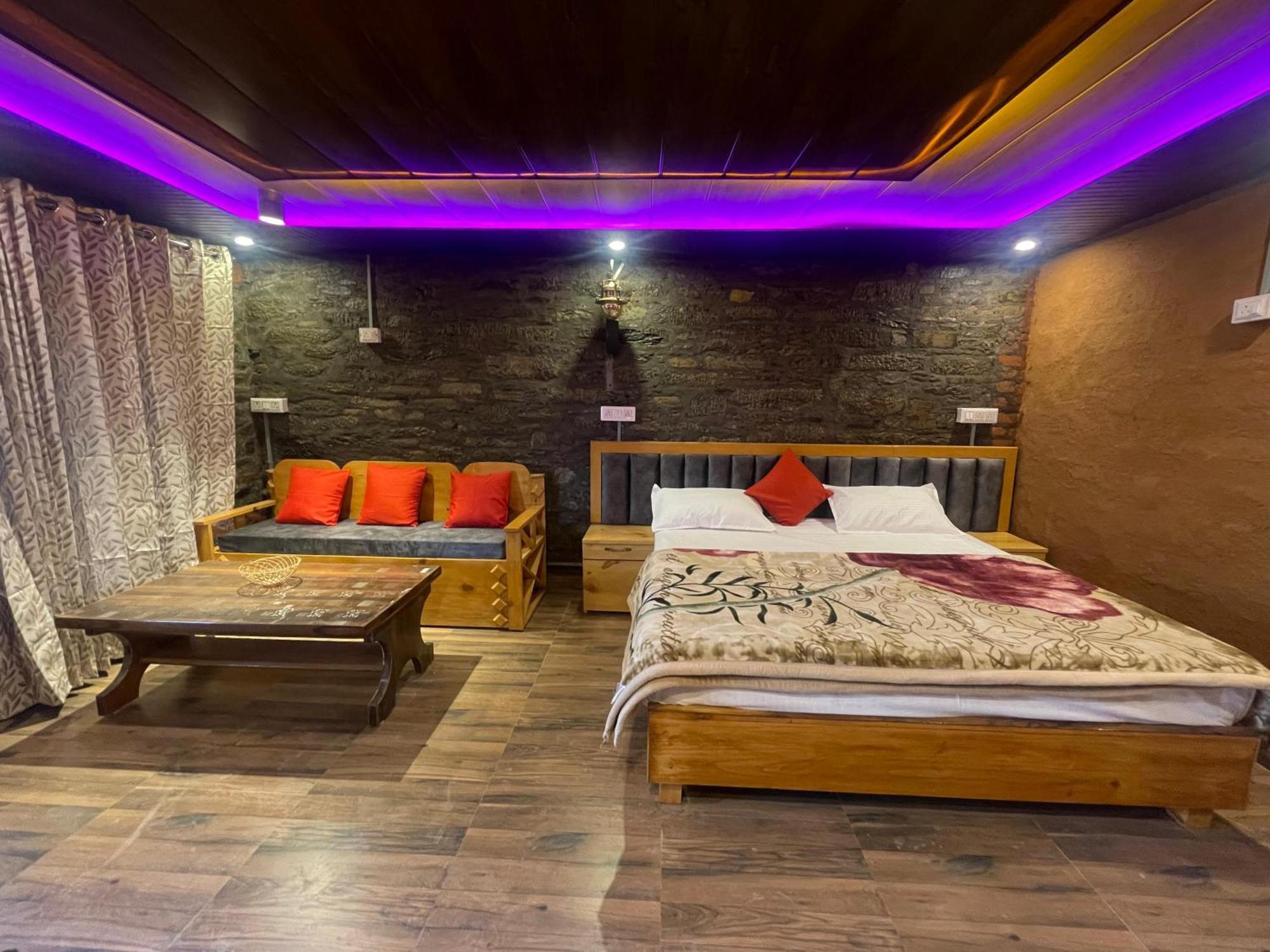 Nature Villaas Basa Homestay Pauri Zewnętrze zdjęcie