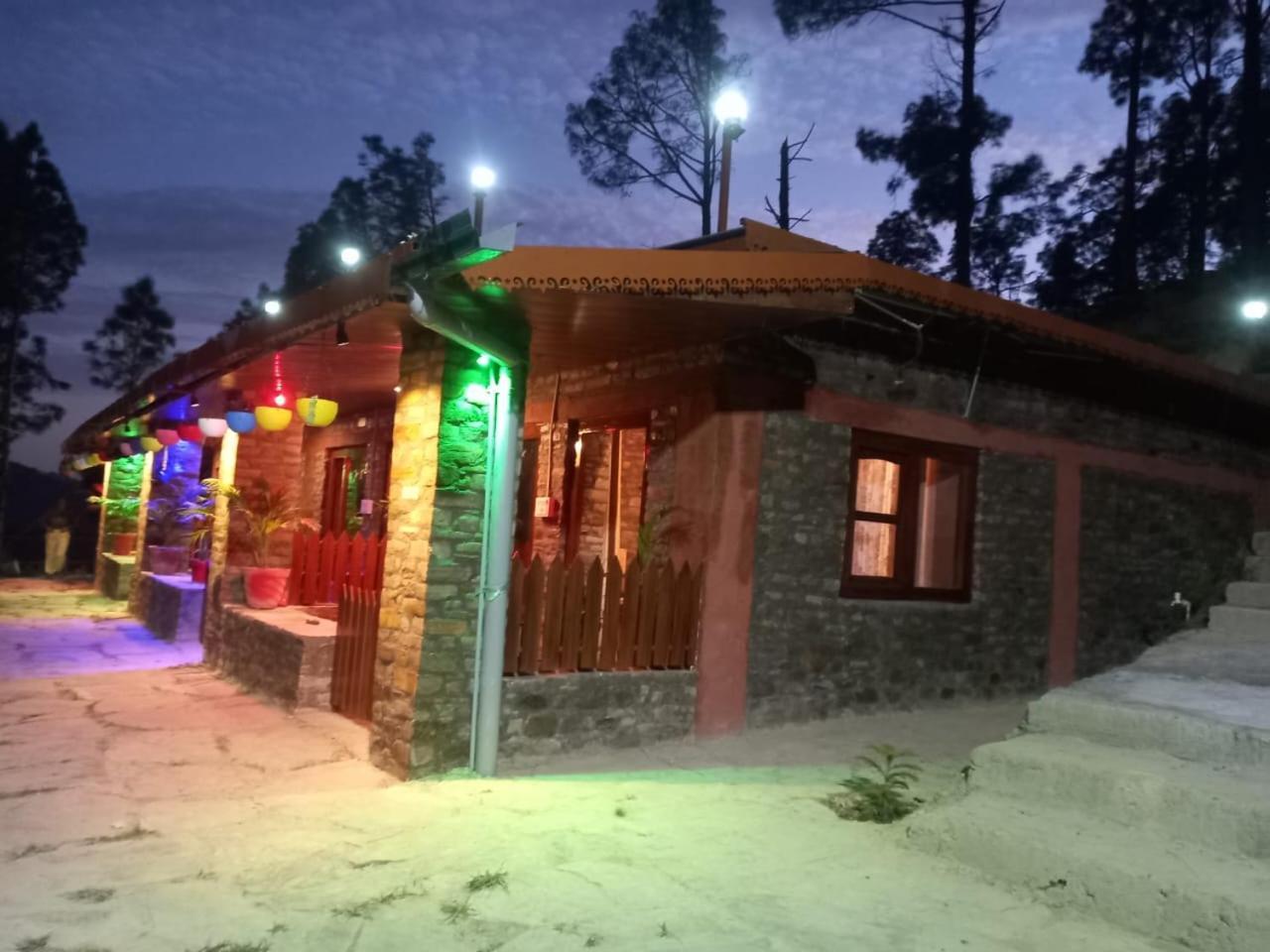 Nature Villaas Basa Homestay Pauri Zewnętrze zdjęcie
