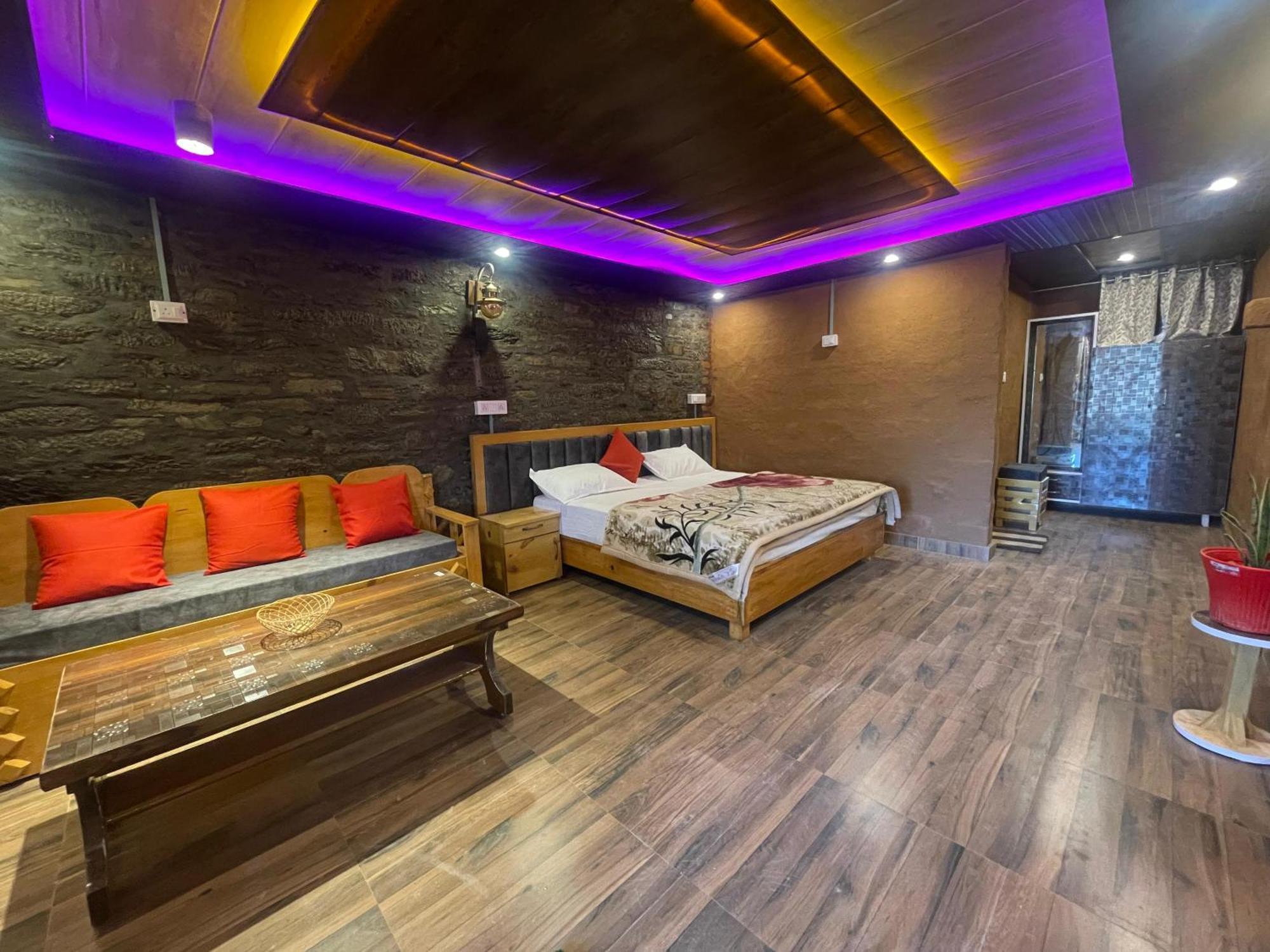 Nature Villaas Basa Homestay Pauri Zewnętrze zdjęcie