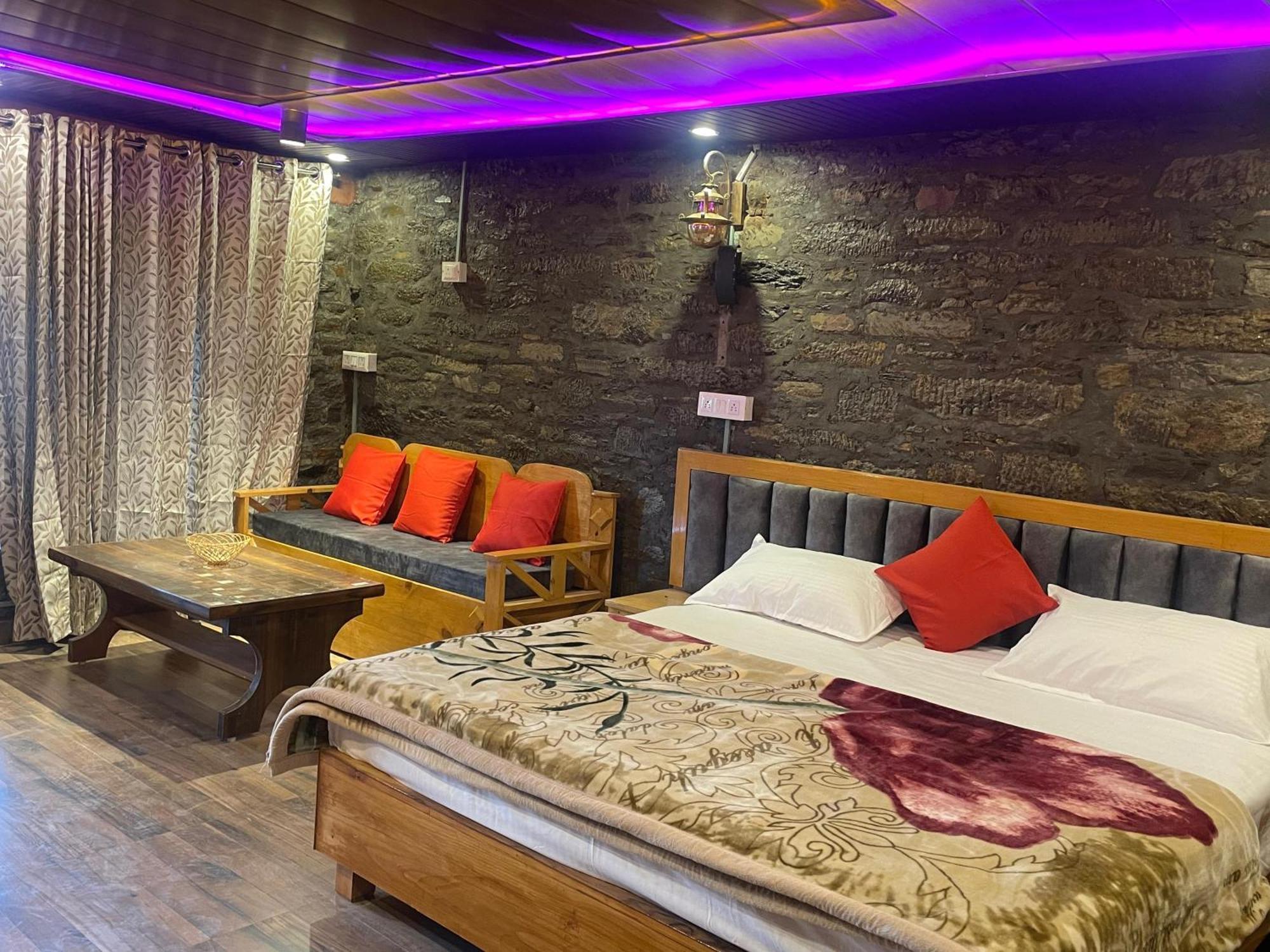 Nature Villaas Basa Homestay Pauri Zewnętrze zdjęcie